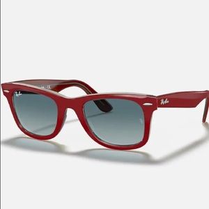 Ray Ban original folding wayfarer sunglasses in red. Case included.